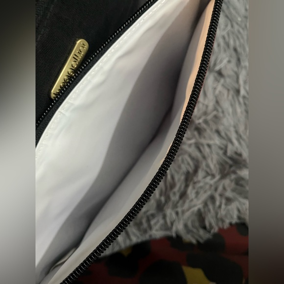 Baggallini bundle of pouches I have three - Picture 5 of 5